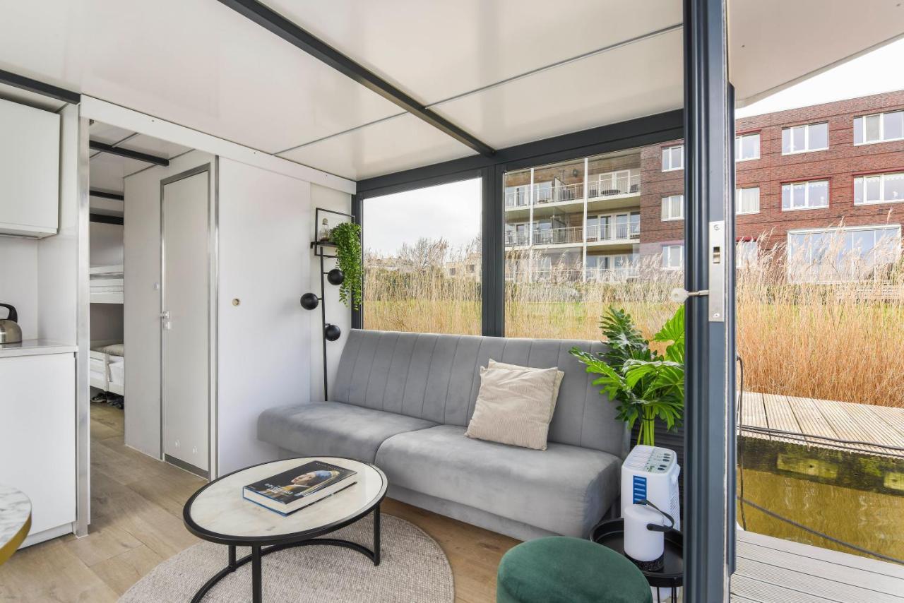 Cosy Tiny Houseboats Near Beach And Restaurants By Weltevreden Experience Zeewolde Exterior photo