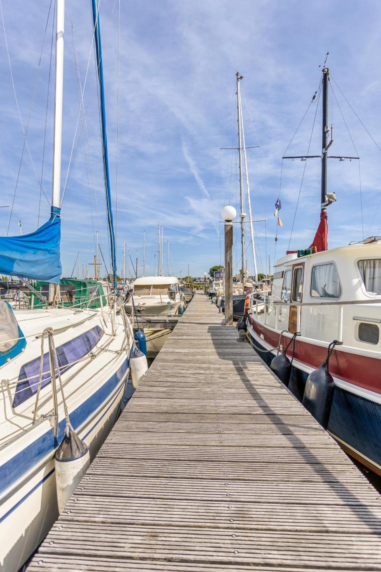 Cosy Tiny Houseboats Near Beach And Restaurants By Weltevreden Experience Zeewolde Exterior photo